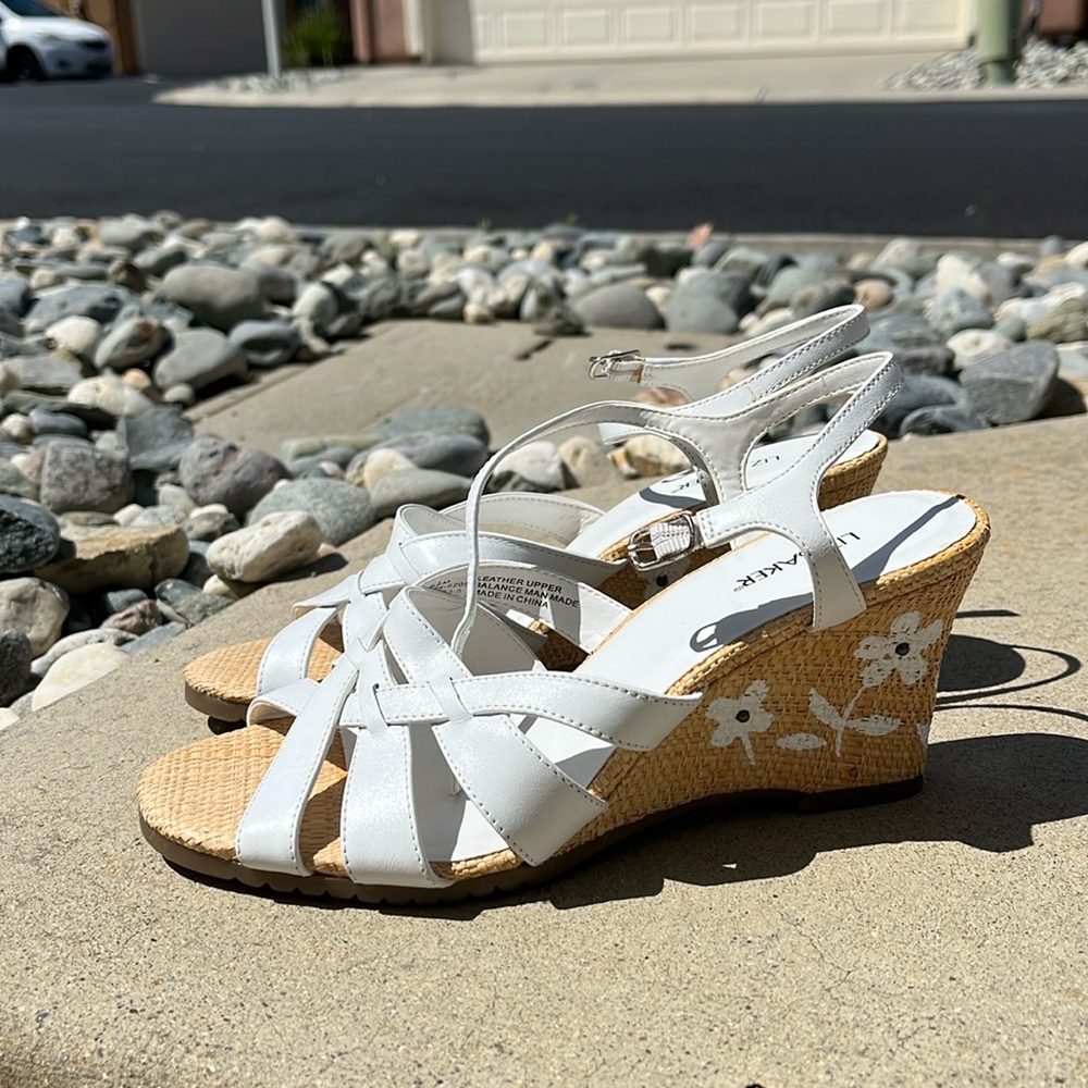 Vintage Daisy Spring Wedges Womens size 6.5